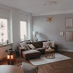 Stilvolle, Moderne Mit Balkon Und Kamin Nahe Duesseldorf&koeln *