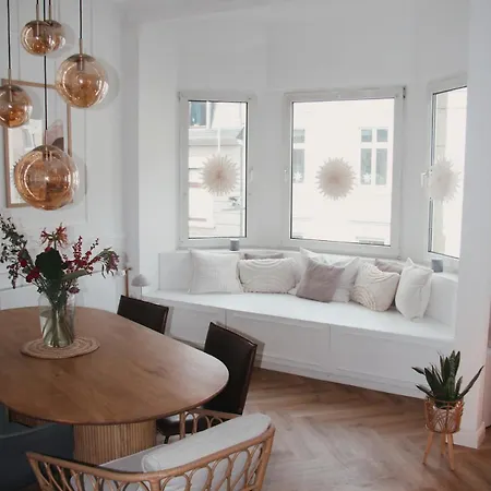 Stilvolle, Moderne Mit Balkon Und Kamin Nahe Duesseldorf&koeln Wuppertal