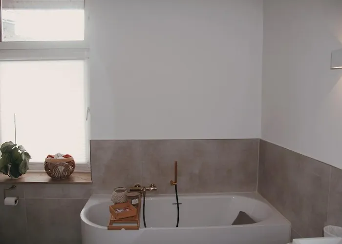 Stilvolle, Moderne Mit Balkon Und Kamin Nahe Duesseldorf&koeln Apartman *